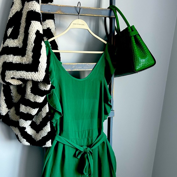 NWOT green jumper - open back. - Picture 1 of 3